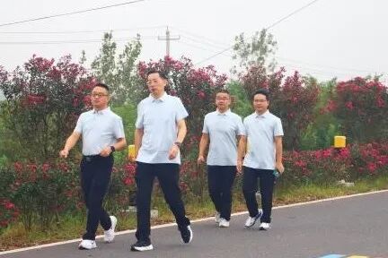 1758186095199387.jpg 2.jpg